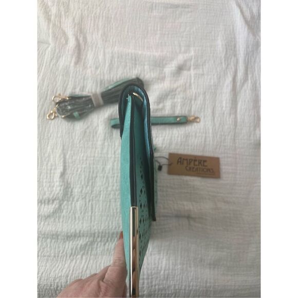 NWT The Ana Laser Cut Messenger Clutch Wristlet Crossbody - Picture 3 of 7